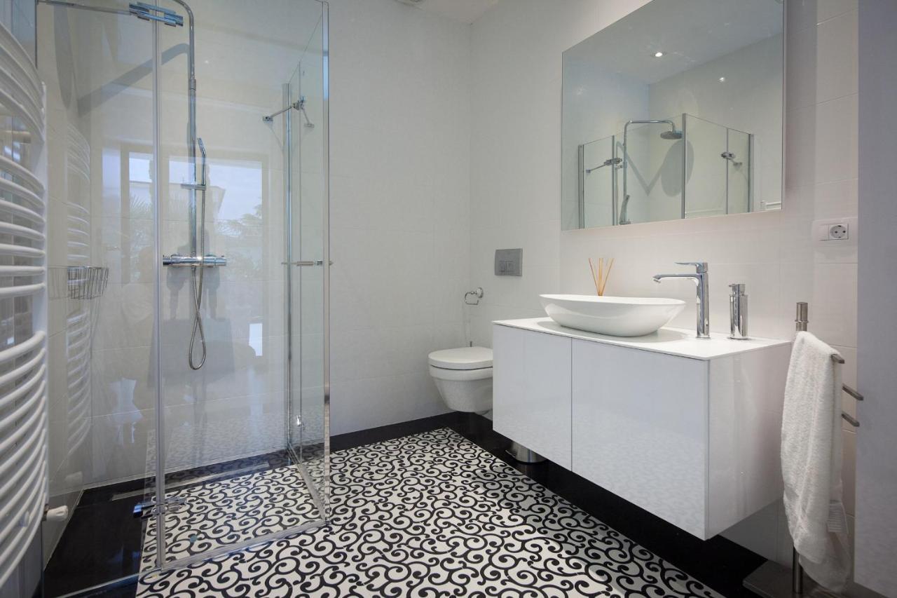 Chic 4 Bedrooms Istrian Star Close To Centre Private Heated Pool Vila Rovinj